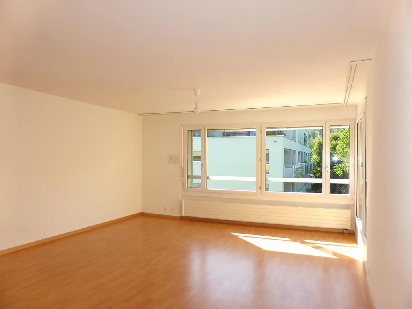 Attikawohnung mit grosser Terrasse - Foto 5 von 11