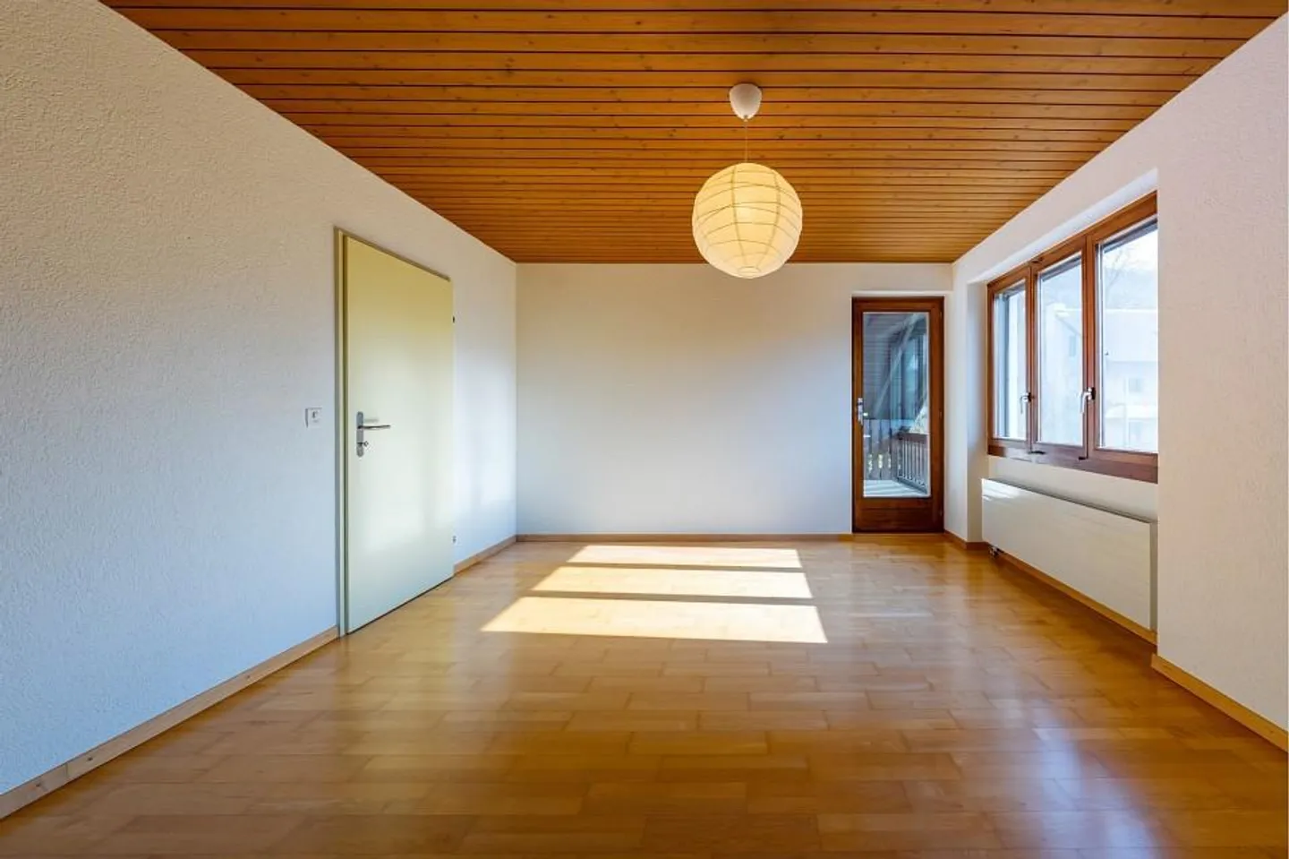 Heimelige und ruhige 3 Zimmer-Wohnung in einem Einfamilienhaus - Photo 2 of 13