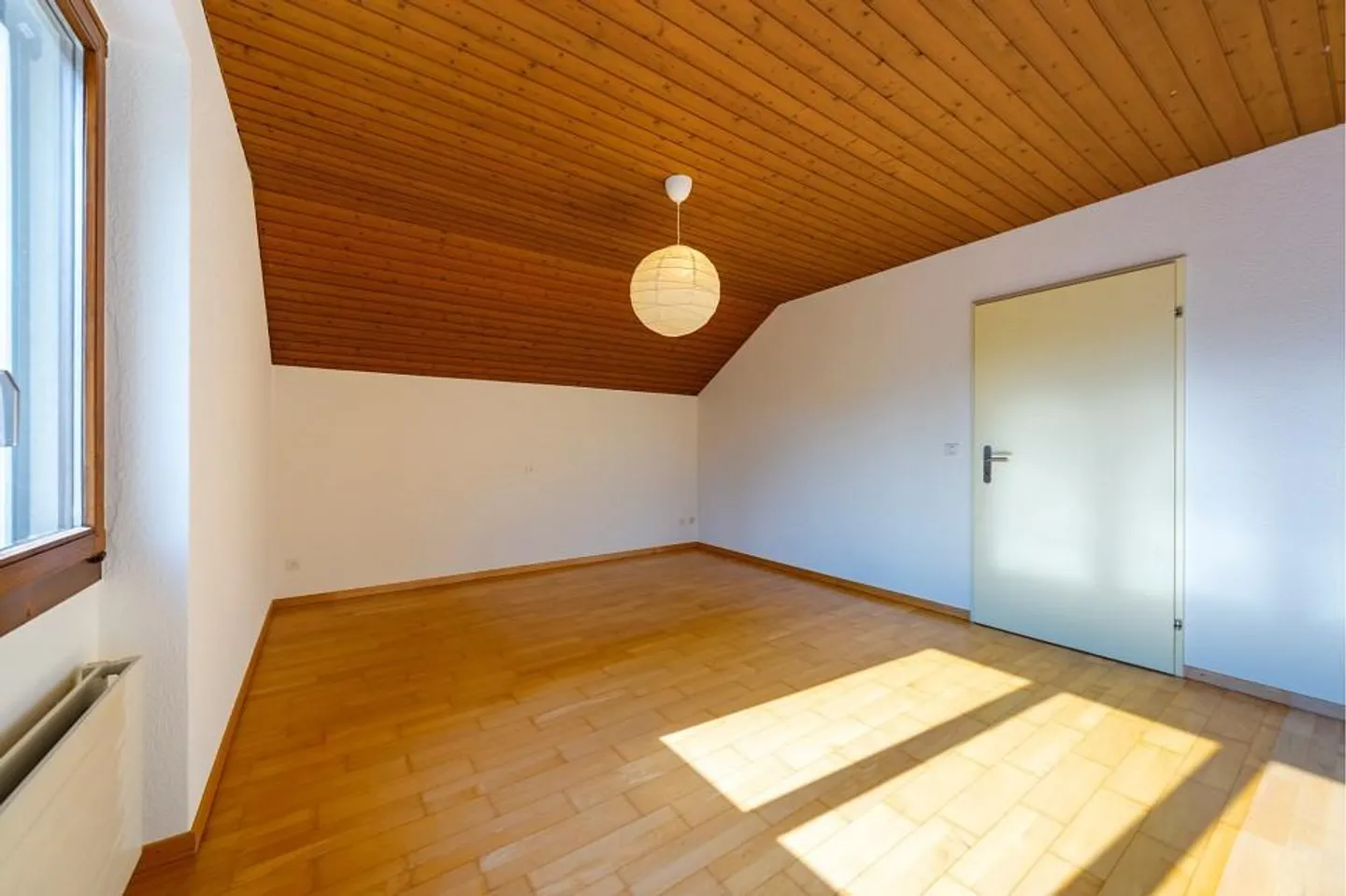 Heimelige und ruhige 3 Zimmer-Wohnung in einem Einfamilienhaus - Photo 3 of 13