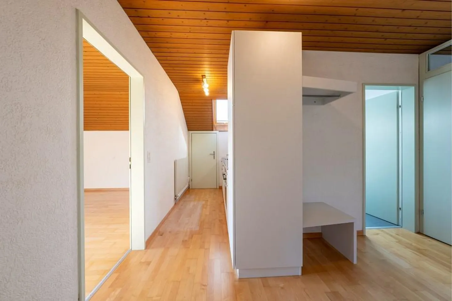 Heimelige und ruhige 3 Zimmer-Wohnung in einem Einfamilienhaus - Photo 9 of 13
