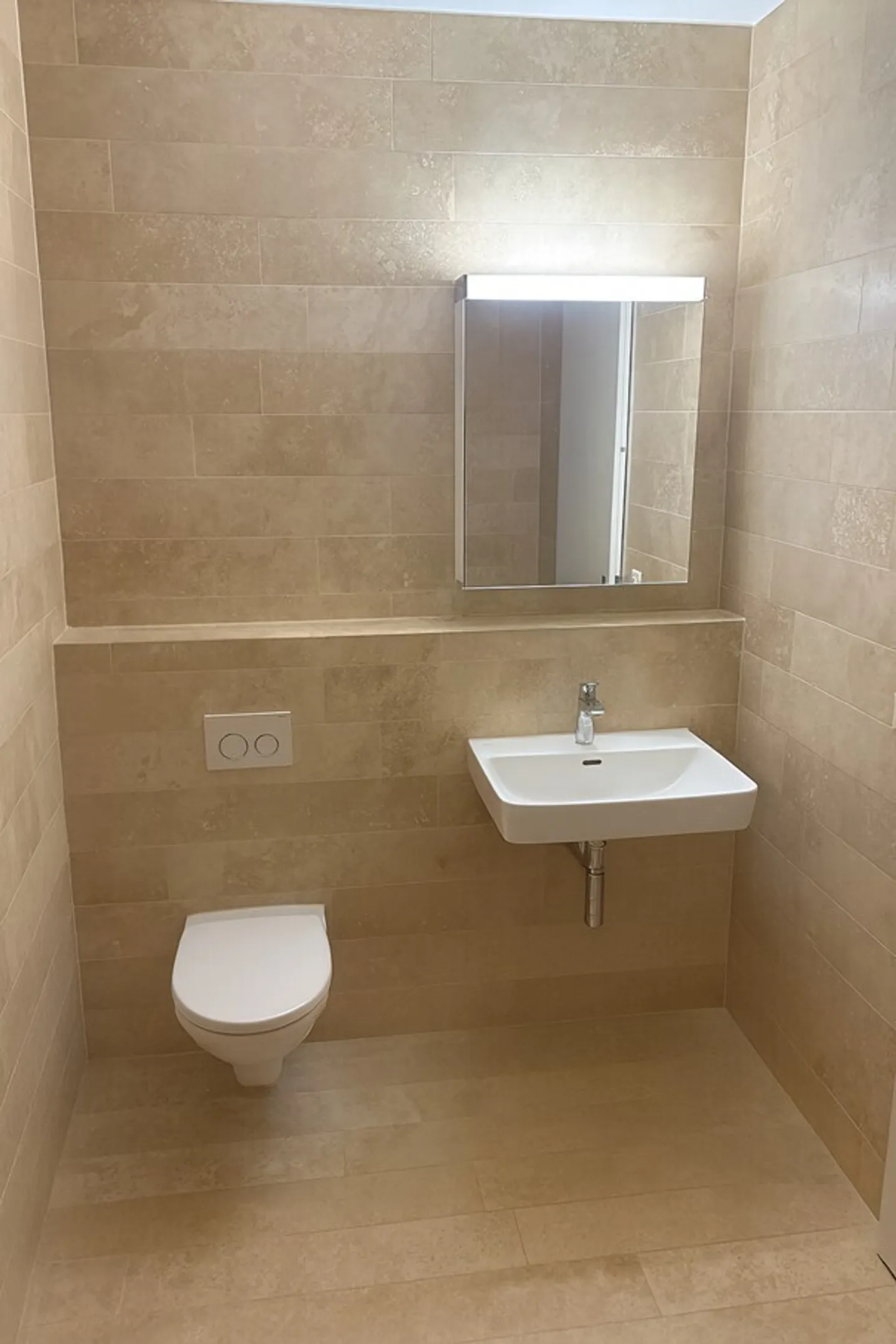 Vivere moderno con stile e comfort nella città vecchia di Laufen - Foto 5 di 6