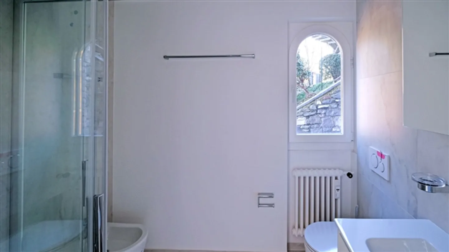 2.5-room apartment in villa with garden and lake view, Ruvigliana - Photo 7 of 10