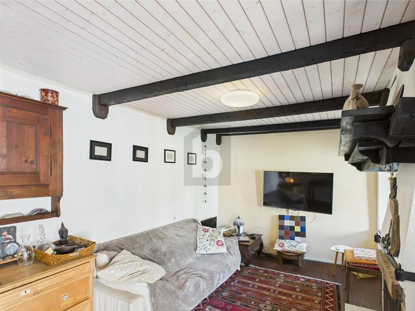 Chalet 5.5 rooms - Photo 2 of 5