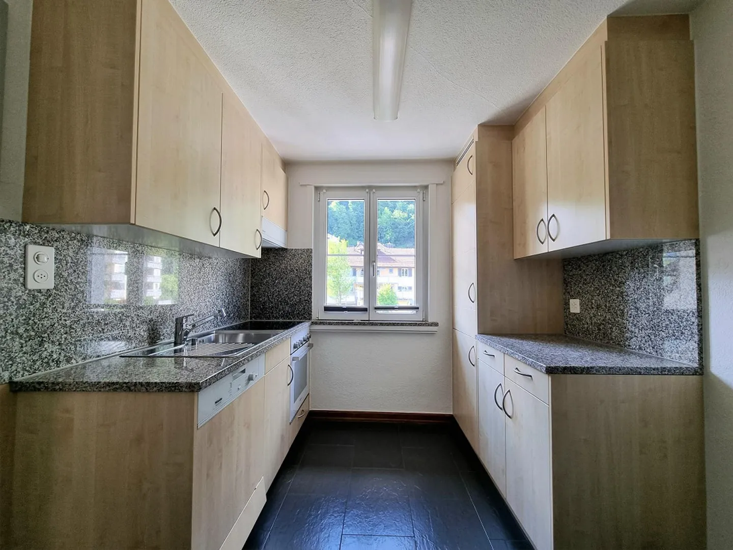 Charmante Maisonette mit Bergsicht - Foto 1 von 14