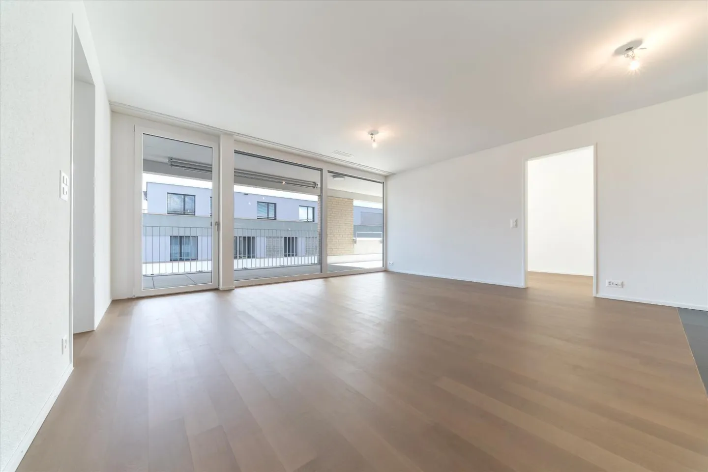 3.5 Room Apartment - Photo 2 of 6