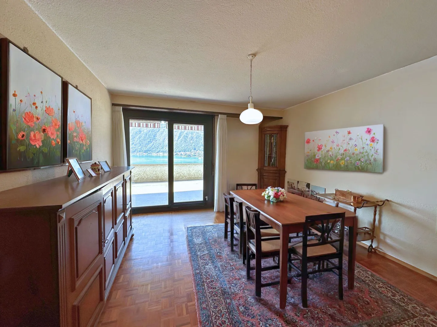 Interesting apartment with 5.5 rooms, large terrace and beautiful lake view - Photo 13 of 18