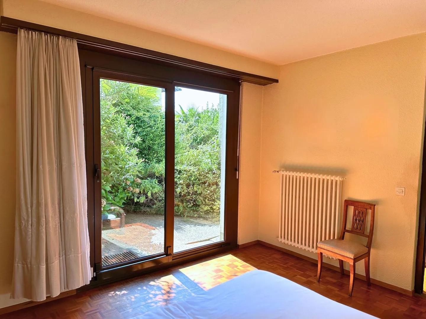 Interesting apartment with 5.5 rooms, large terrace and beautiful lake view - Photo 16 of 18