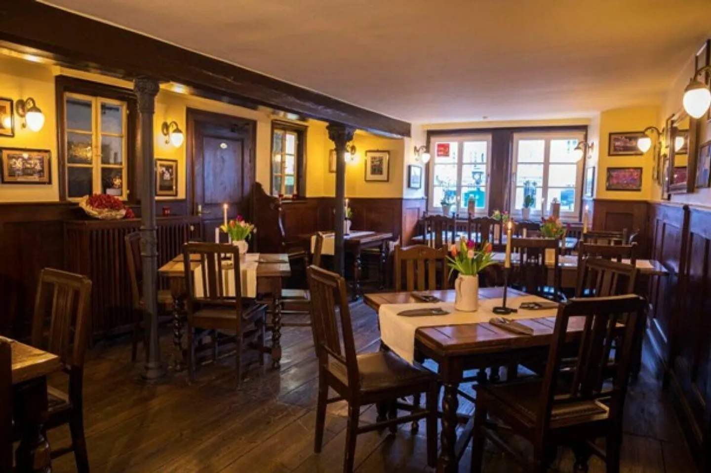 Hotel-Restaurant with History and Character - West of Bern - Photo 1 of 3