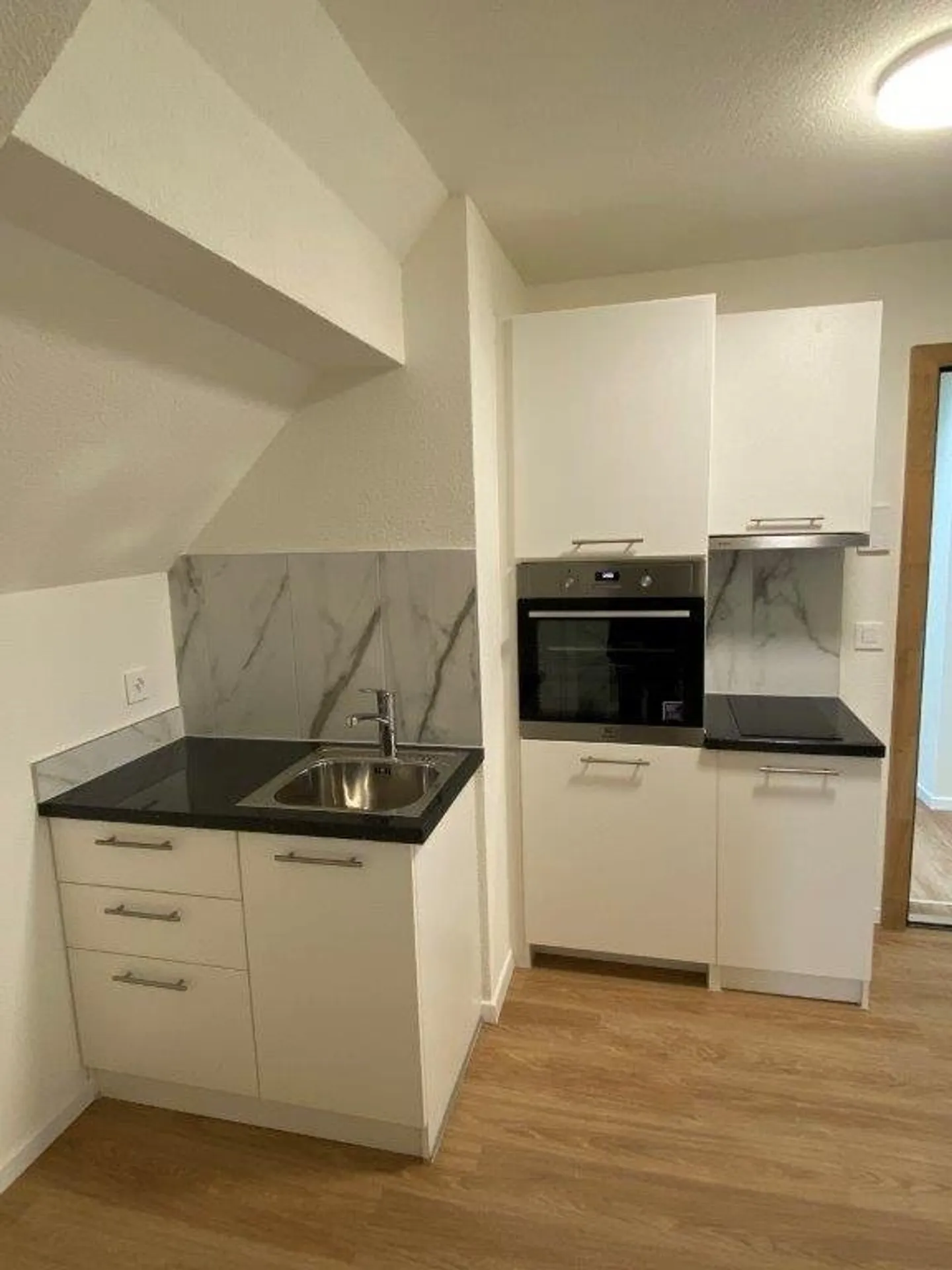 Studio confortable à Fehraltdorf - Rénové récemment et parfait pour les célibataires ou les couples ! - Photo 2 sur 6
