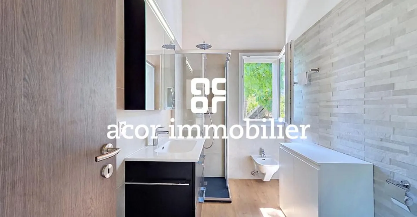 Contemporary villa with panoramic view - Photo 10 of 12