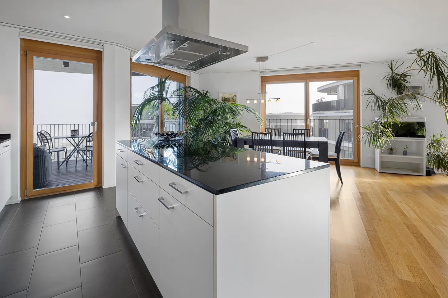 Wohntraum mit zwei Terrassen und traumhafter Seesicht - Foto 6 von 12