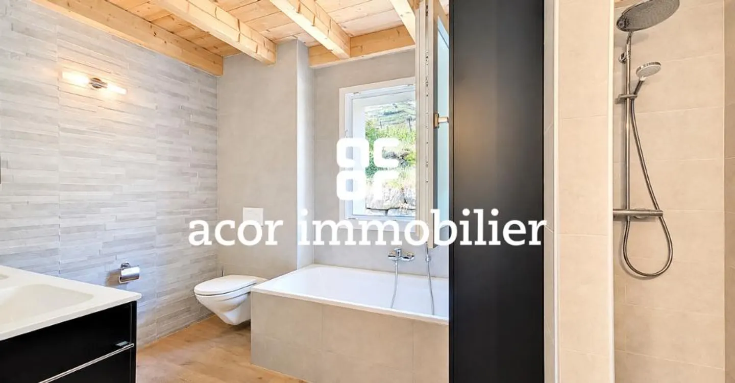 Contemporary villa with panoramic view - Photo 12 of 12