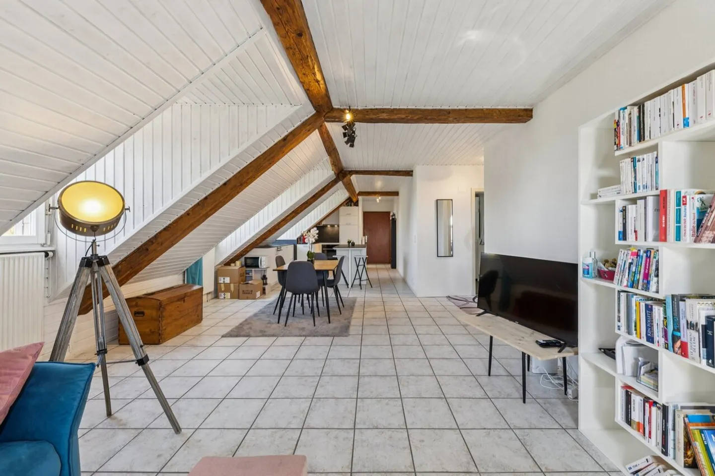 3.5-room apartment two minutes walk from the train station - Photo 3 of 10