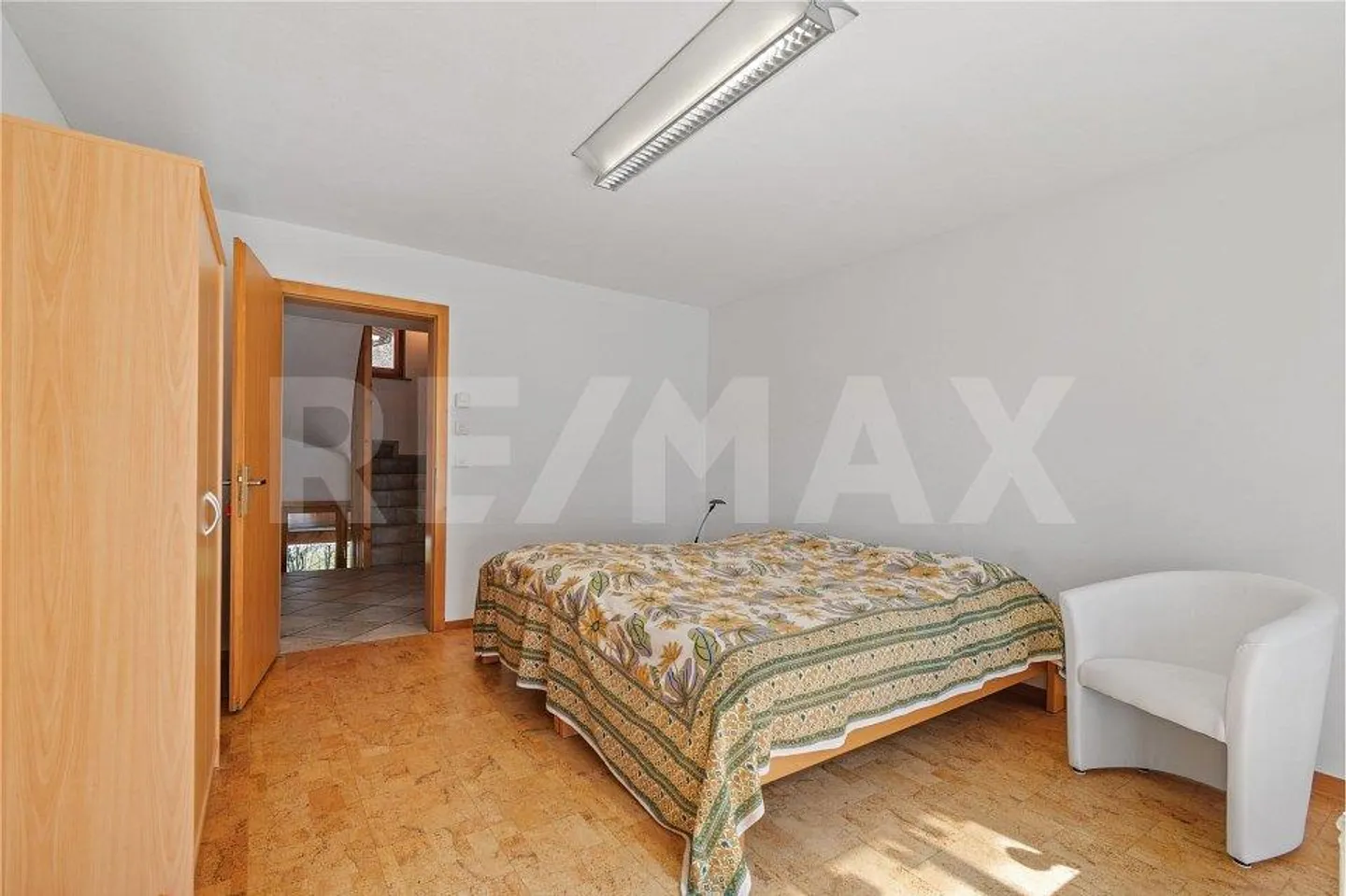 Grosses Einfamilienhaus mit separatem Büroteil - Foto 11 von 13