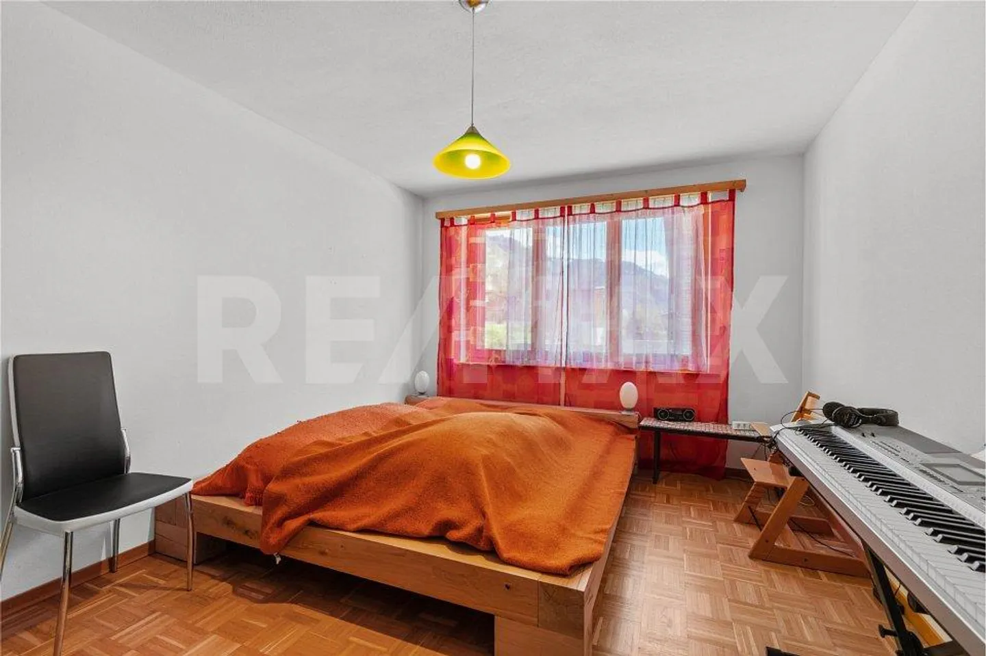 Grosses Einfamilienhaus mit separatem Büroteil - Foto 13 von 13