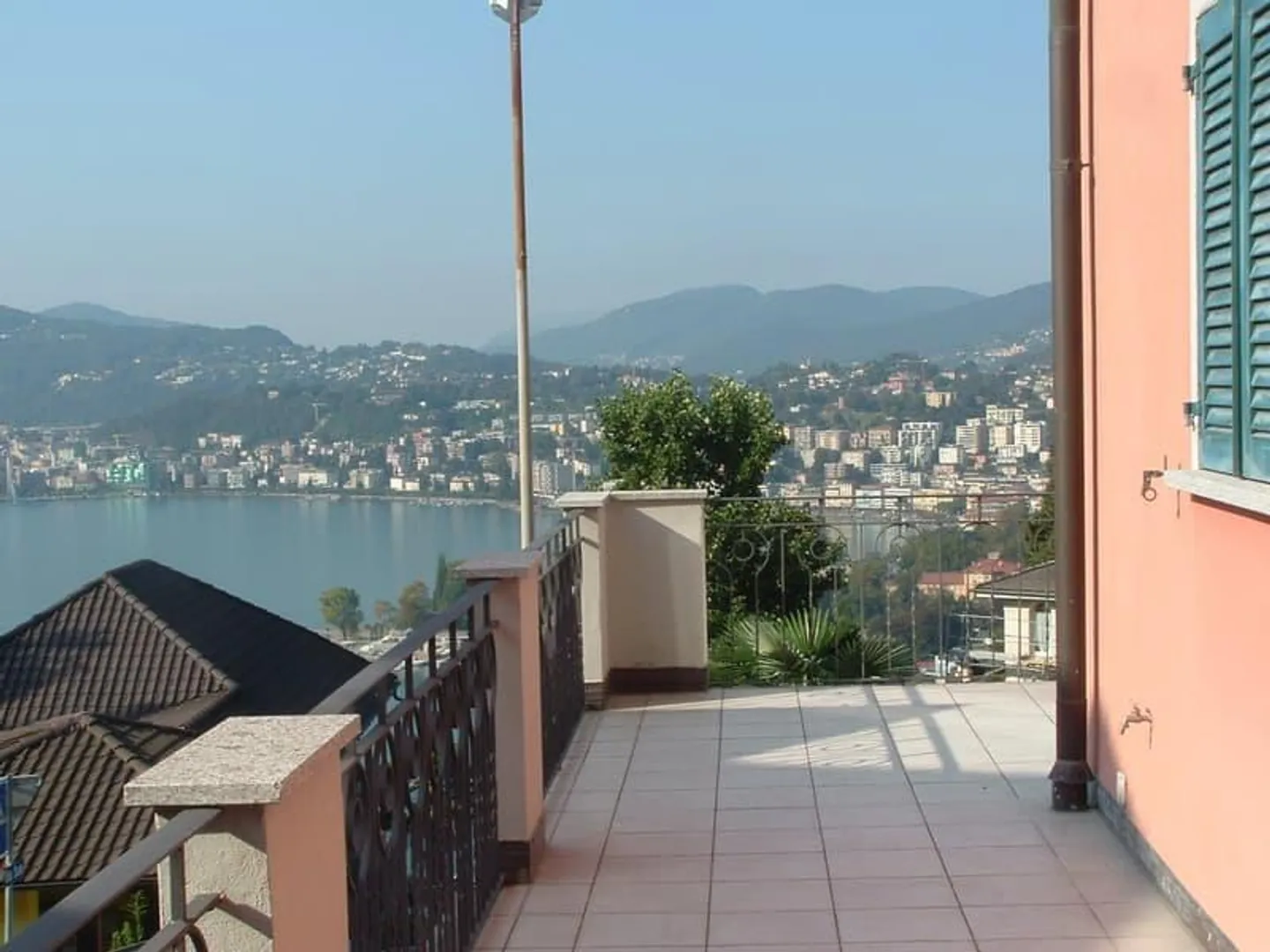 Apartment with lake view in exclusive residence - Photo 15 of 19