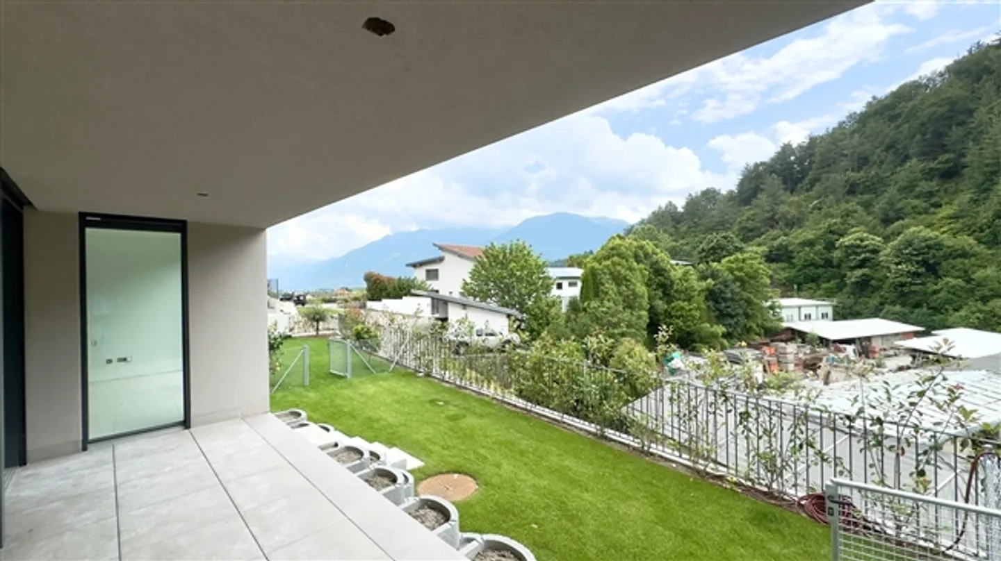 Ref. No. 2016 Two newly built houses in Losone - as a second home - Photo 9 of 13