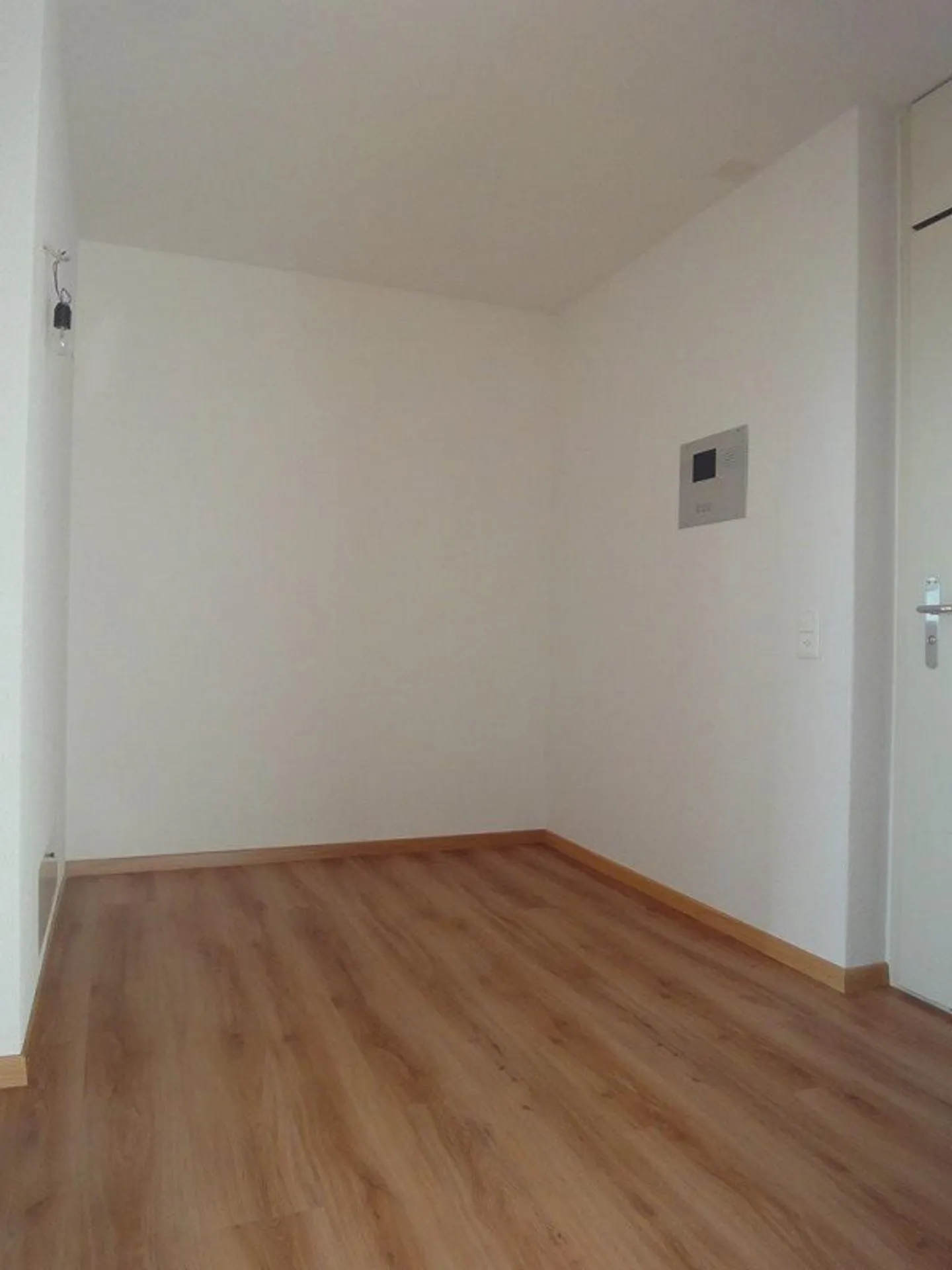 Quiet residential area in Zurich-Witikon limited until 31.05.2028 - Photo 5 of 6