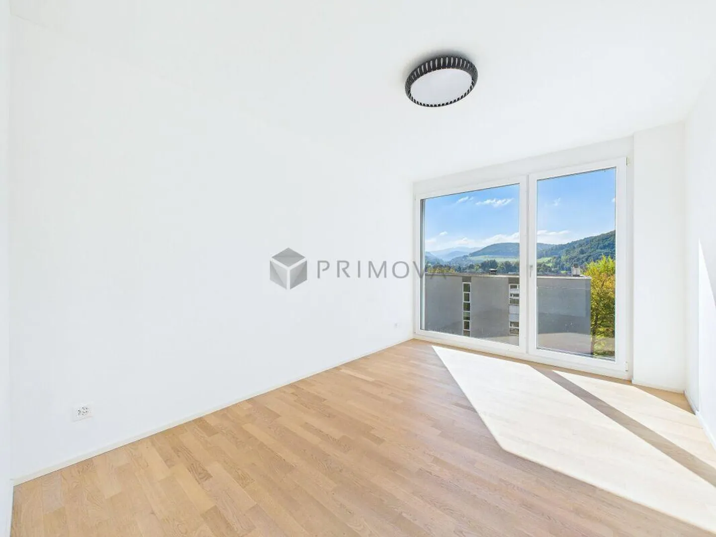 Light-Filled Living Experience: Exclusive Terrace Apartment with Top Views - Photo 6 of 10