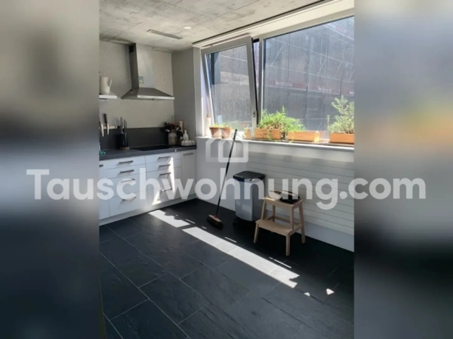«[TAUSCHWOHNUNG] Moderne 3.5 Wohnung im Kreis 4 gegen grössere Wohnung» - Foto 3 von 8