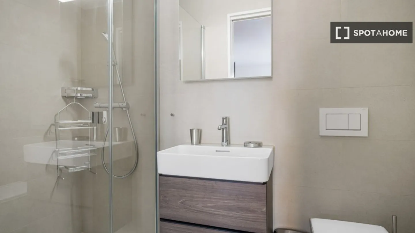 Discover, view, and rent your new home online with complete confidence. - Photo 3 of 5