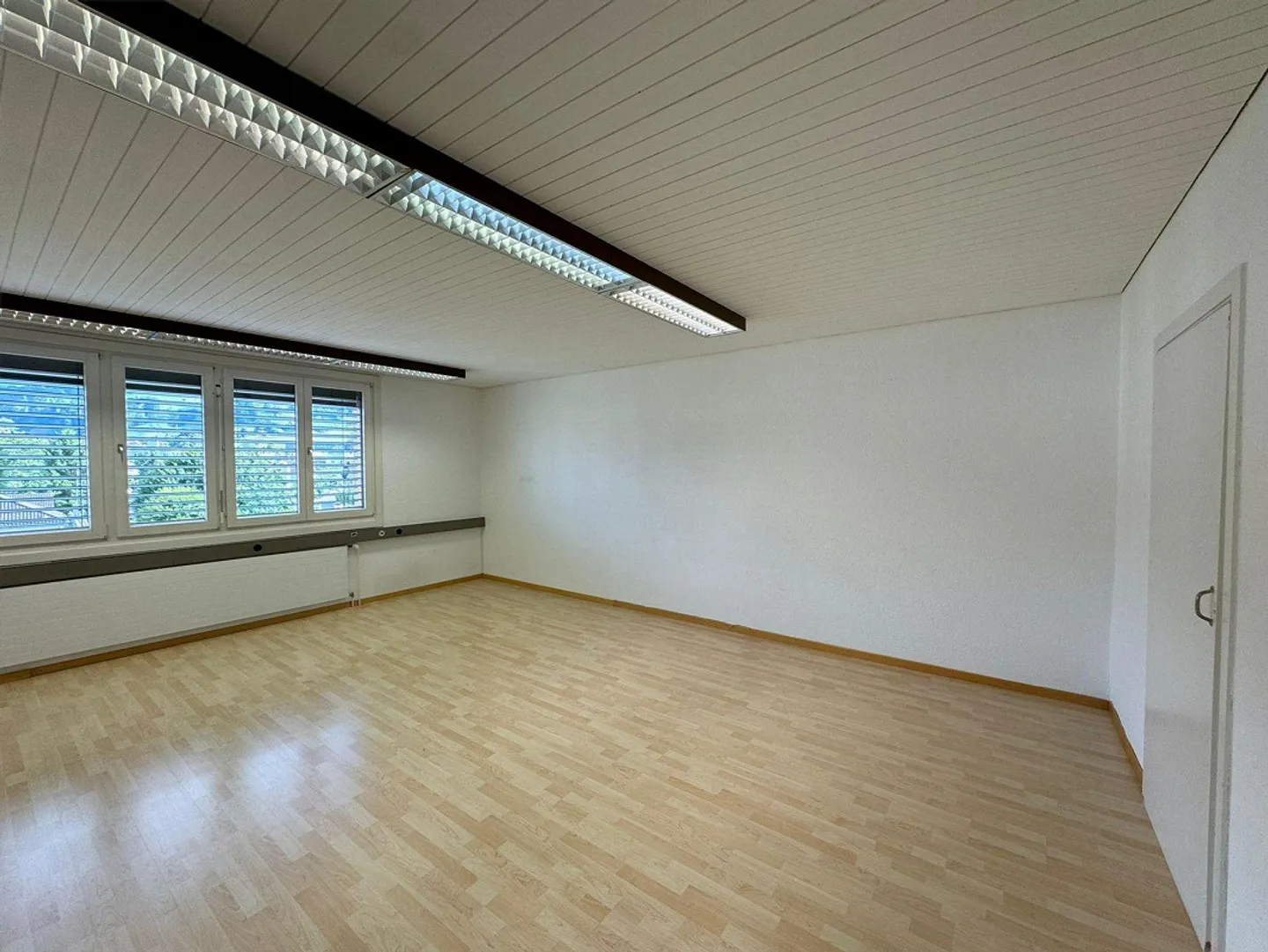 Spazio commerciale in affitto a Lachen - Foto 2 di 5