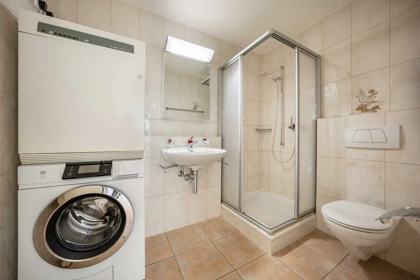 Attraktive 4.5-Zimmer-Wohnung mit viel Nutzfläche und Seesicht - Foto 10 von 13