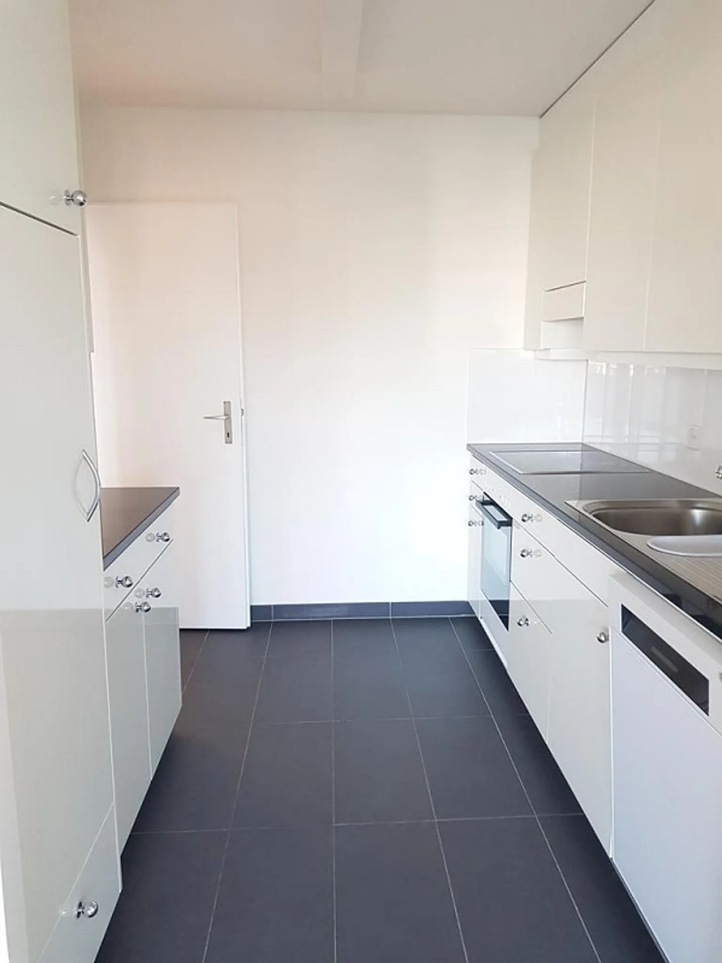 Your cozy 2.5 room apartment in Sisseln - Photo 2 of 8
