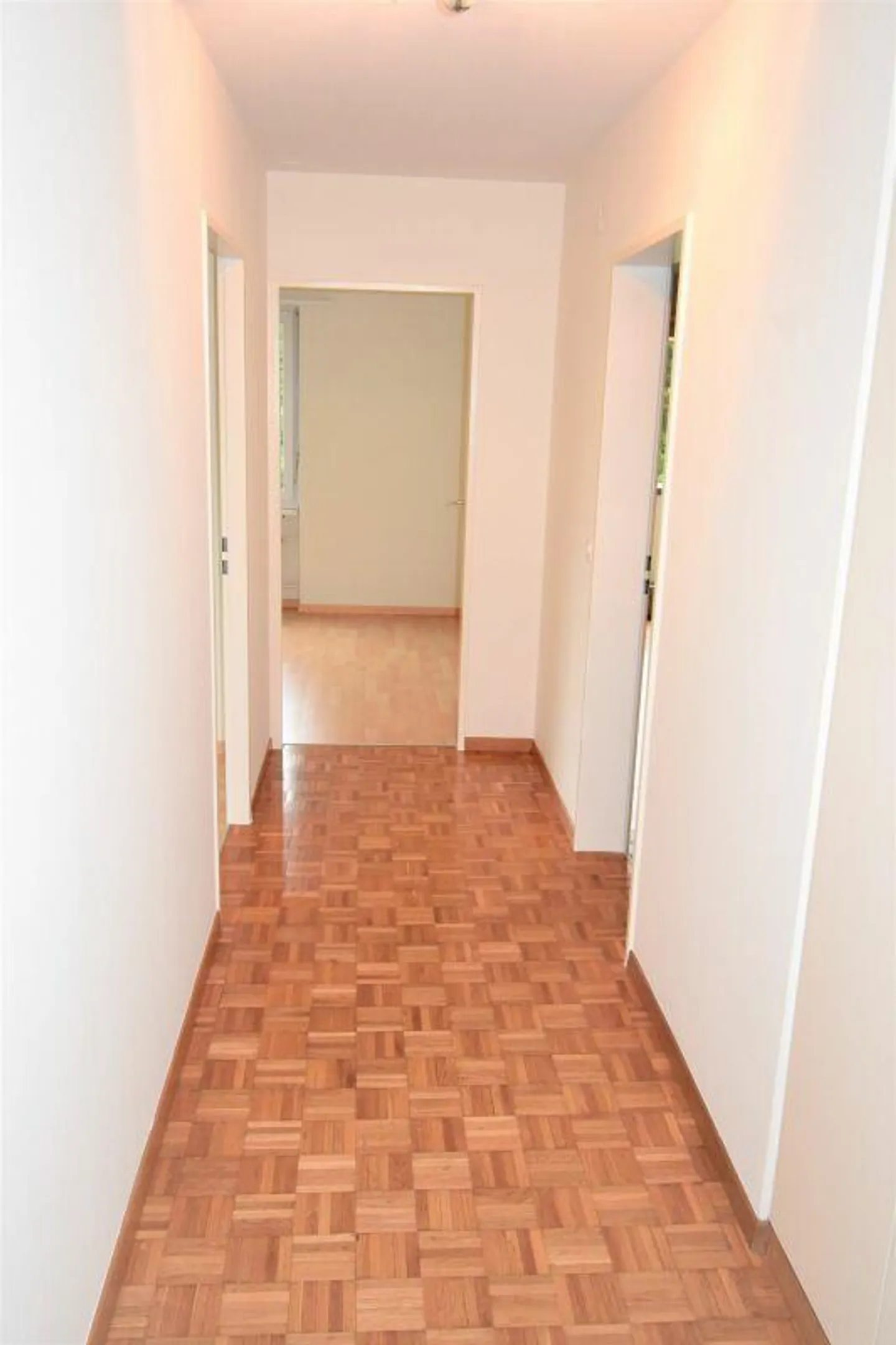Attraktive, frisch aufgefrischte Wohnung an ruhiger und zentraler L... - Foto 6 di 8