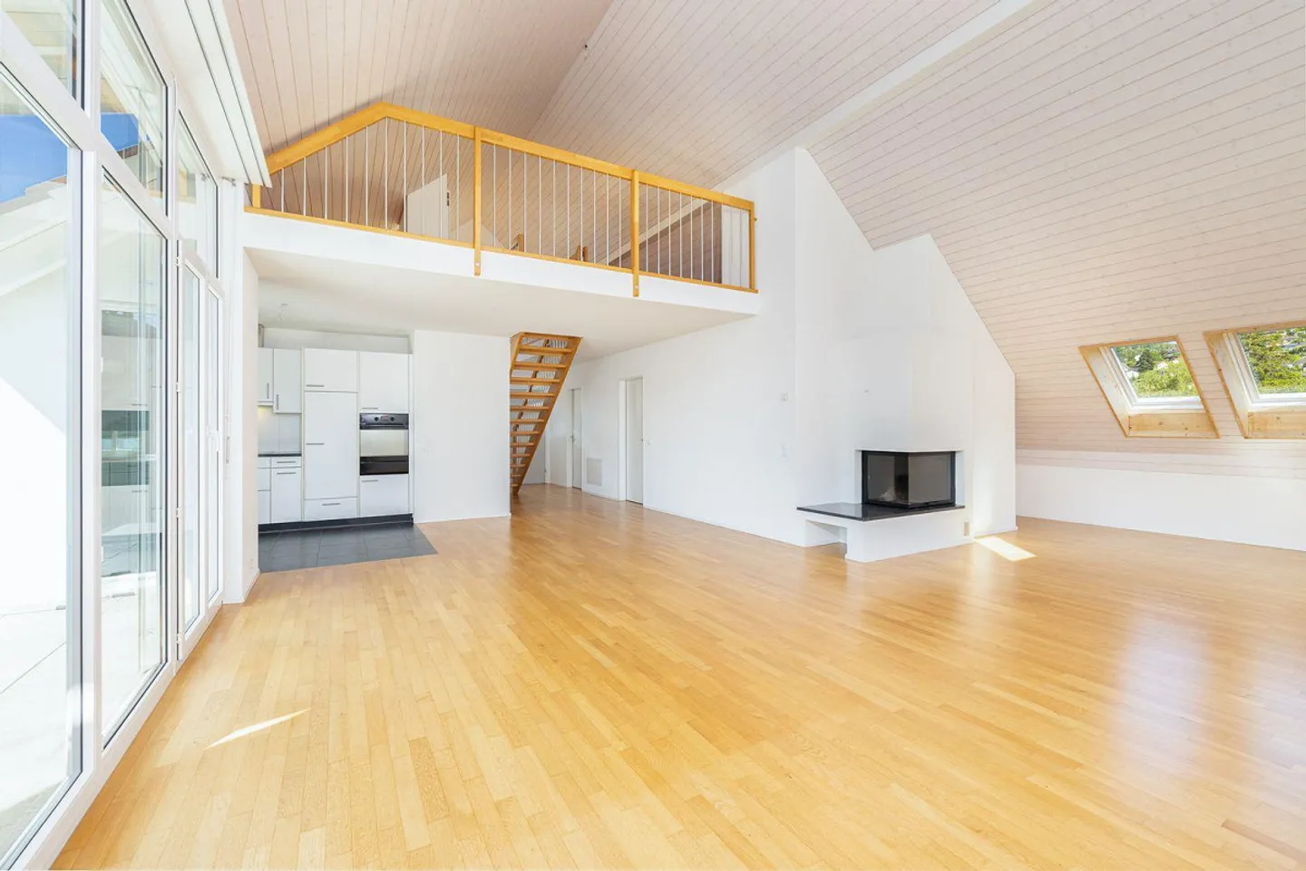 Geräumige Maisonettewohnung - Foto 3 von 13