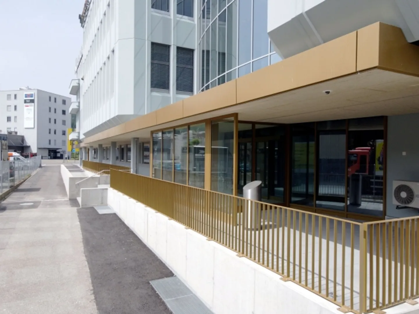 Attractive office/commercial space in Neuenhof - Industriestrasse 9 - Photo 3 of 8