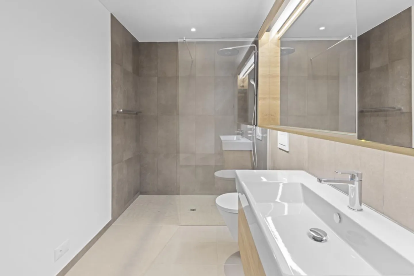 Appartamento moderno con vista lago - Foto 8 di 11