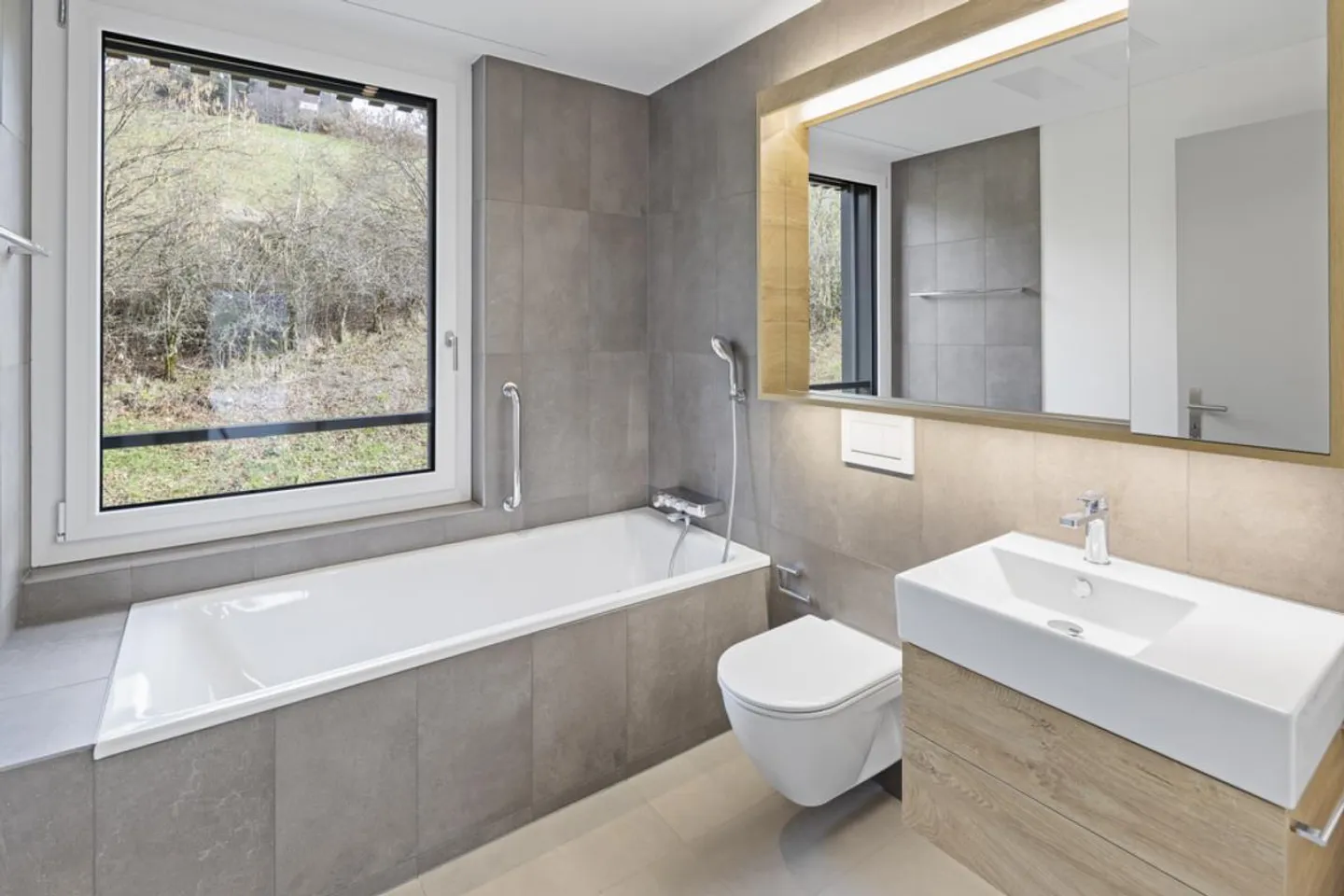 Appartamento moderno con vista lago - Foto 10 di 11