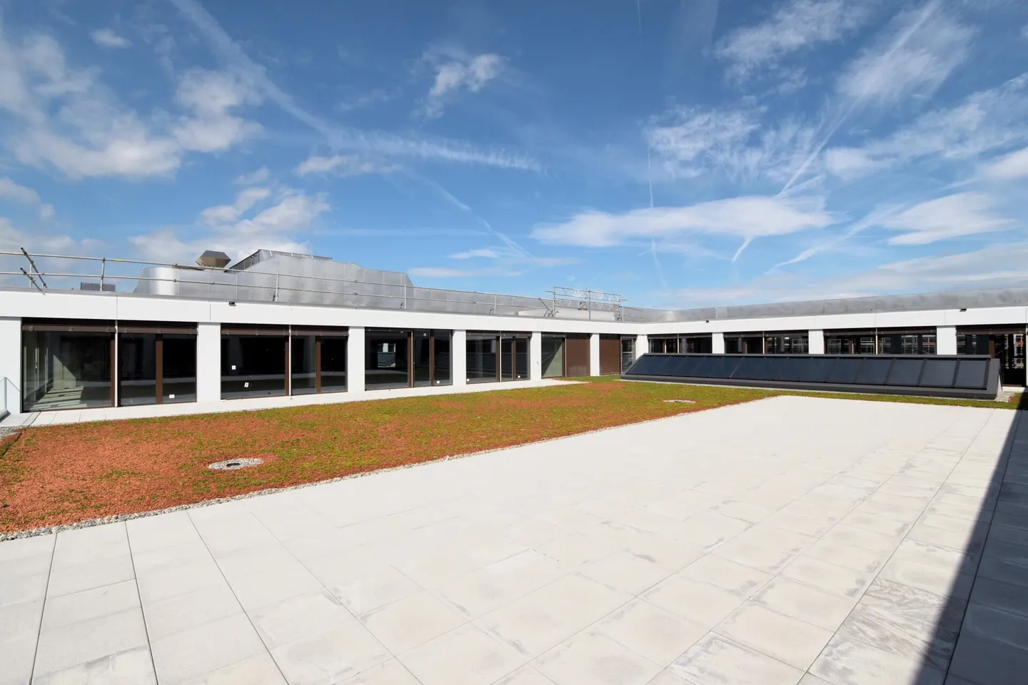 Practice and service areas in the Rietbach Center Bachenbülach - Photo 3 of 8