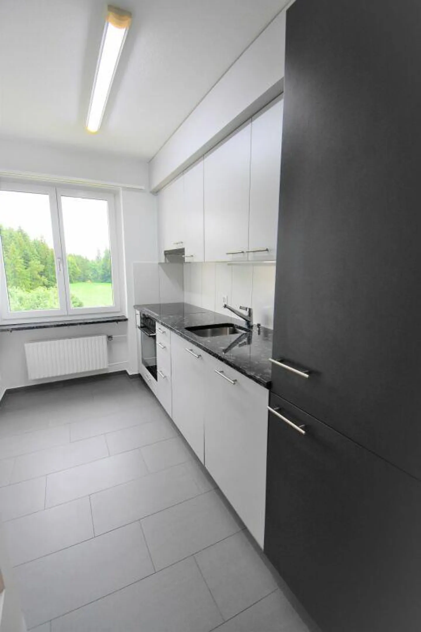 Attraktive, frisch aufgefrischte Wohnung an ruhiger und zentraler L... - Foto 2 di 8