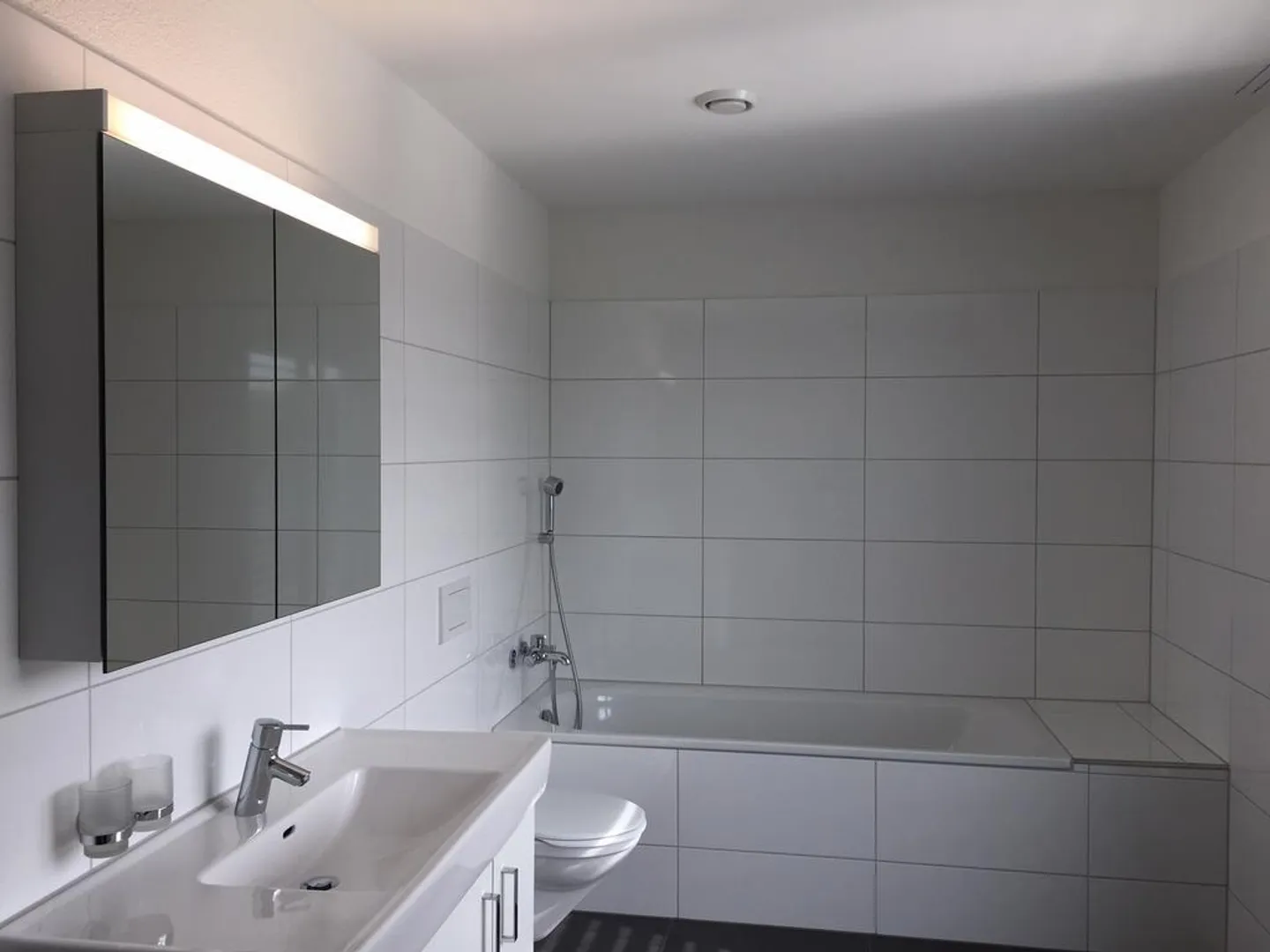 Geräumige Wohnung mit großer Terrasse - Foto 1 von 12