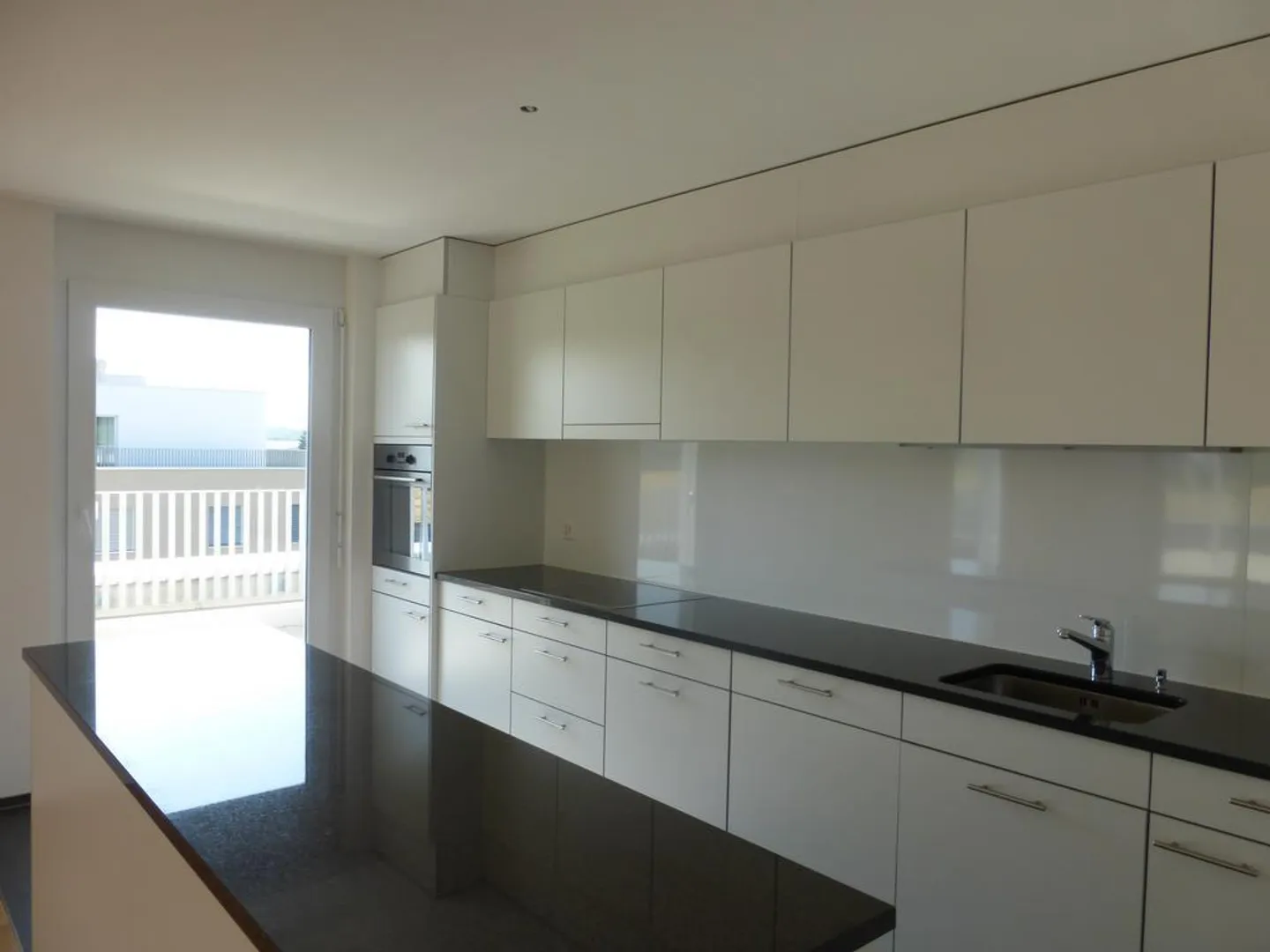 Geräumige Wohnung mit großer Terrasse - Foto 10 von 12