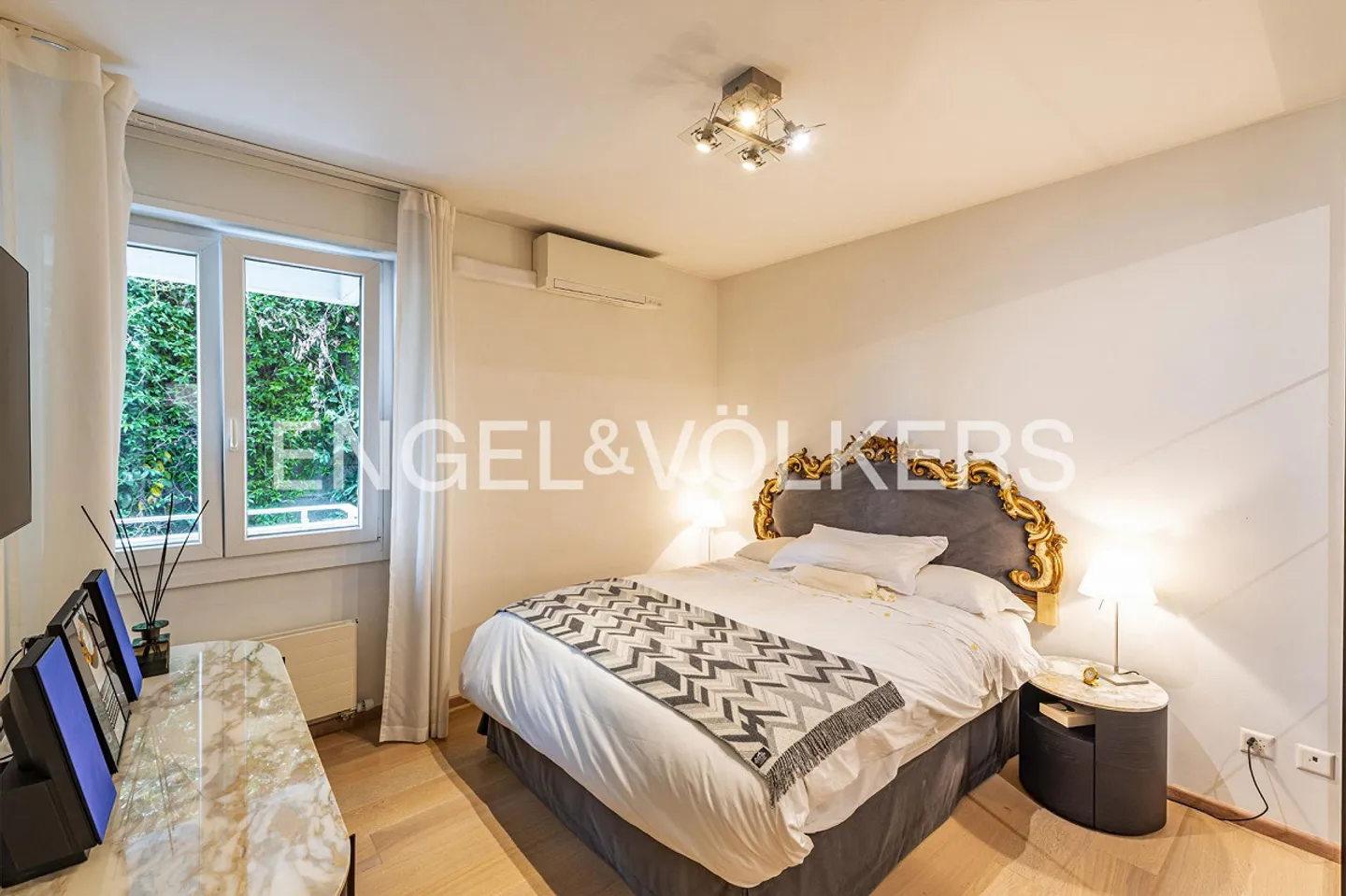 Lake View and Comfort within Walking Distance from the Center of Lugano - Photo 9 of 13