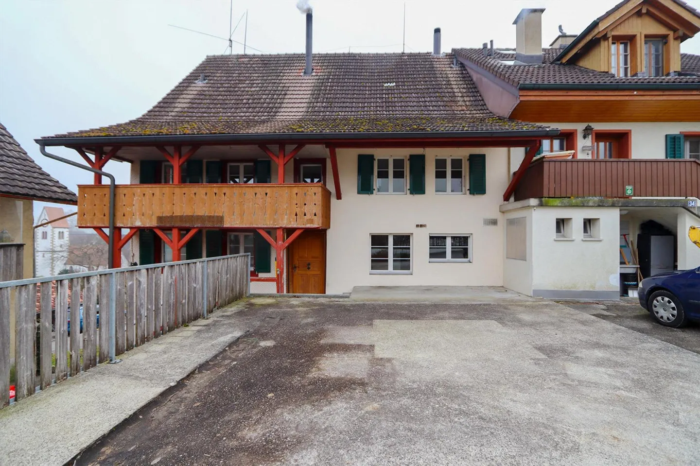 House in Knonau - Photo 1 of 13