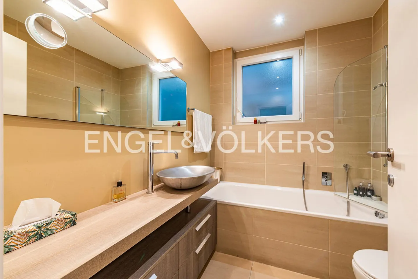 Lake View and Comfort within Walking Distance from the Center of Lugano - Photo 11 of 13