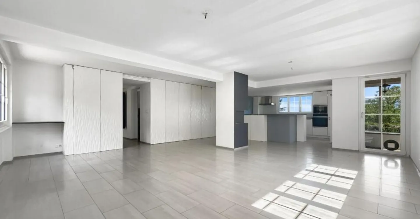 VILLA INDIVIDUALE MOLTO BELLA COMPLETAMENTE RISTRUTTURATA, PERFETTA PER UNA FAMIGLIA - Foto 6 di 11