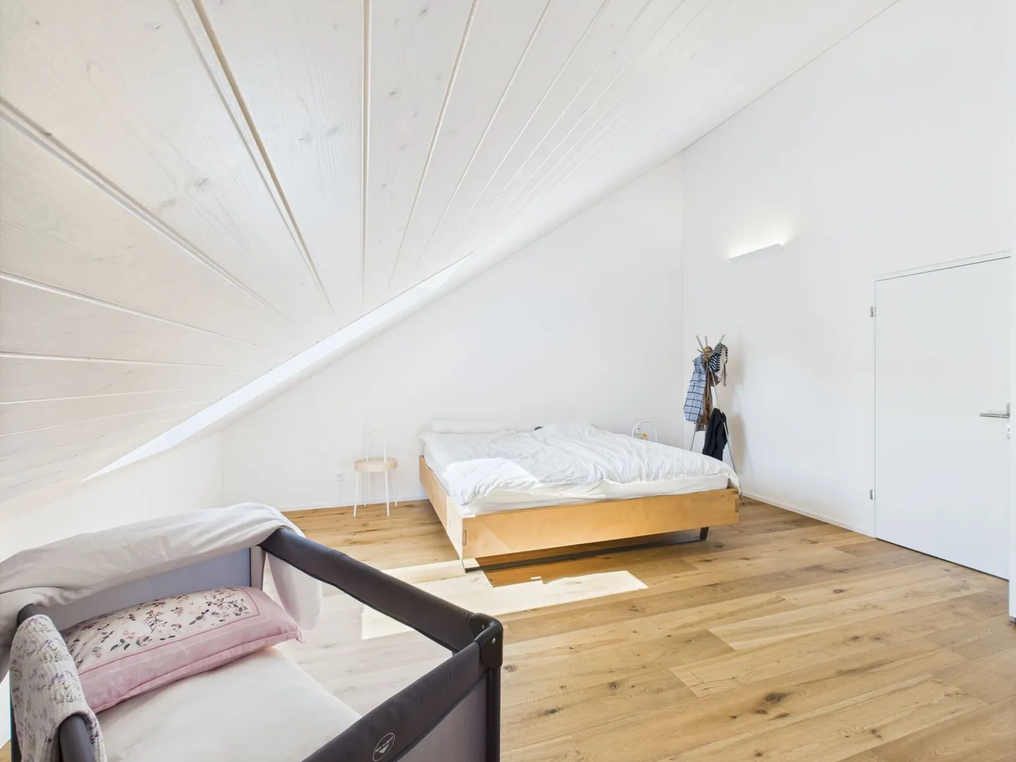 Semi-detached house for sale - Photo 8 of 13