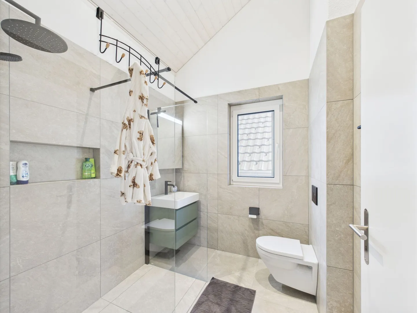 Semi-detached house for sale - Photo 9 of 13