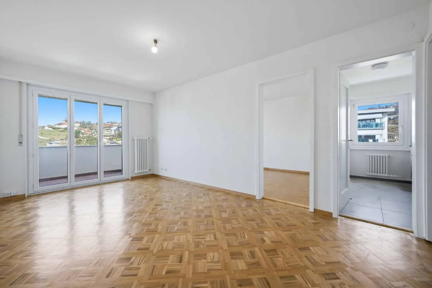 Bellissimo appartamento ristrutturato di 3,5 locali con vista sul lago - Foto 1 di 6