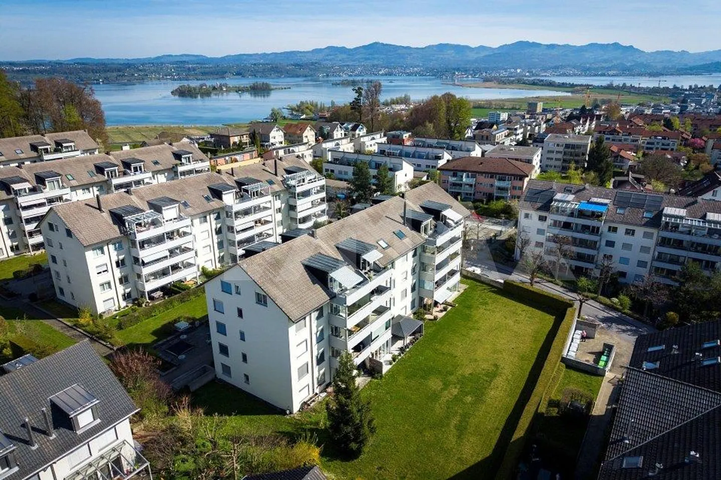Stylische Gartenwohnung mit Moderner Küche - Foto 2 von 13