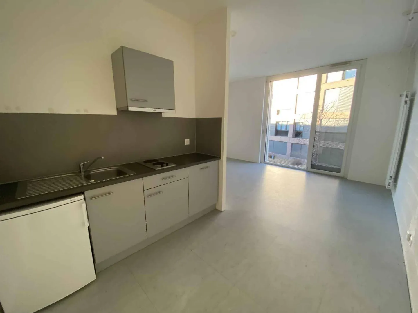 Studio Accogliente Vicino ai Servizi - Foto 2 di 6