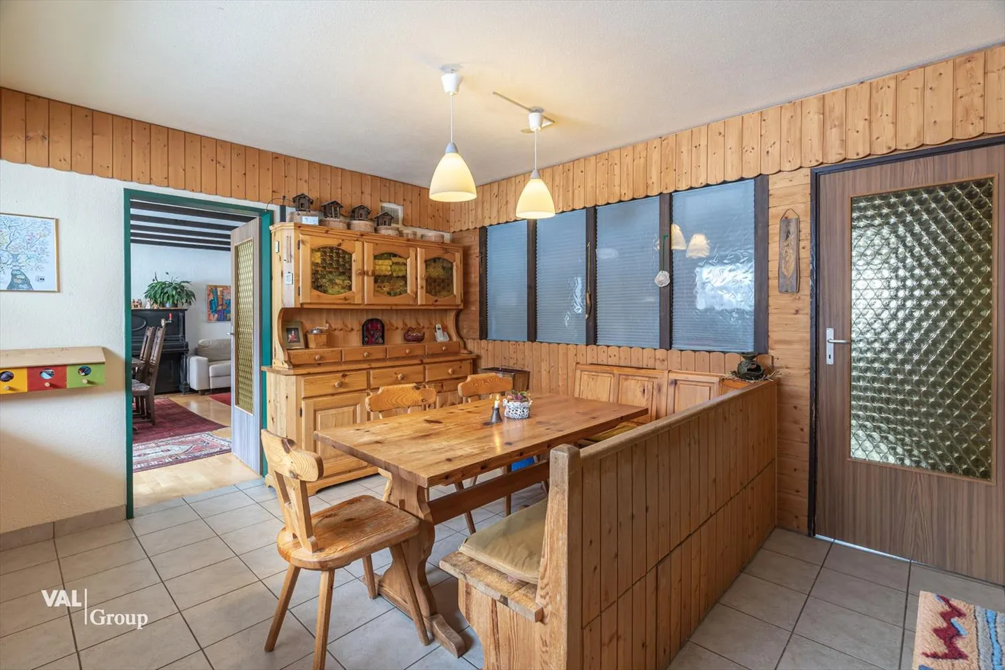 Multi-family house with 4 spacious residential units - Photo 12 of 13