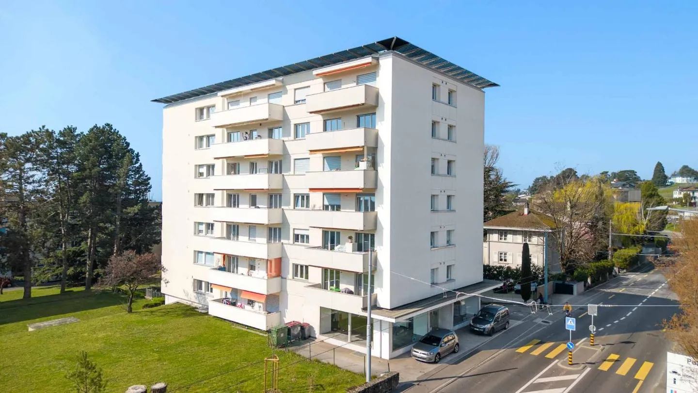 Bellissimo appartamento ristrutturato di 3,5 locali con vista sul lago - Foto 6 di 6