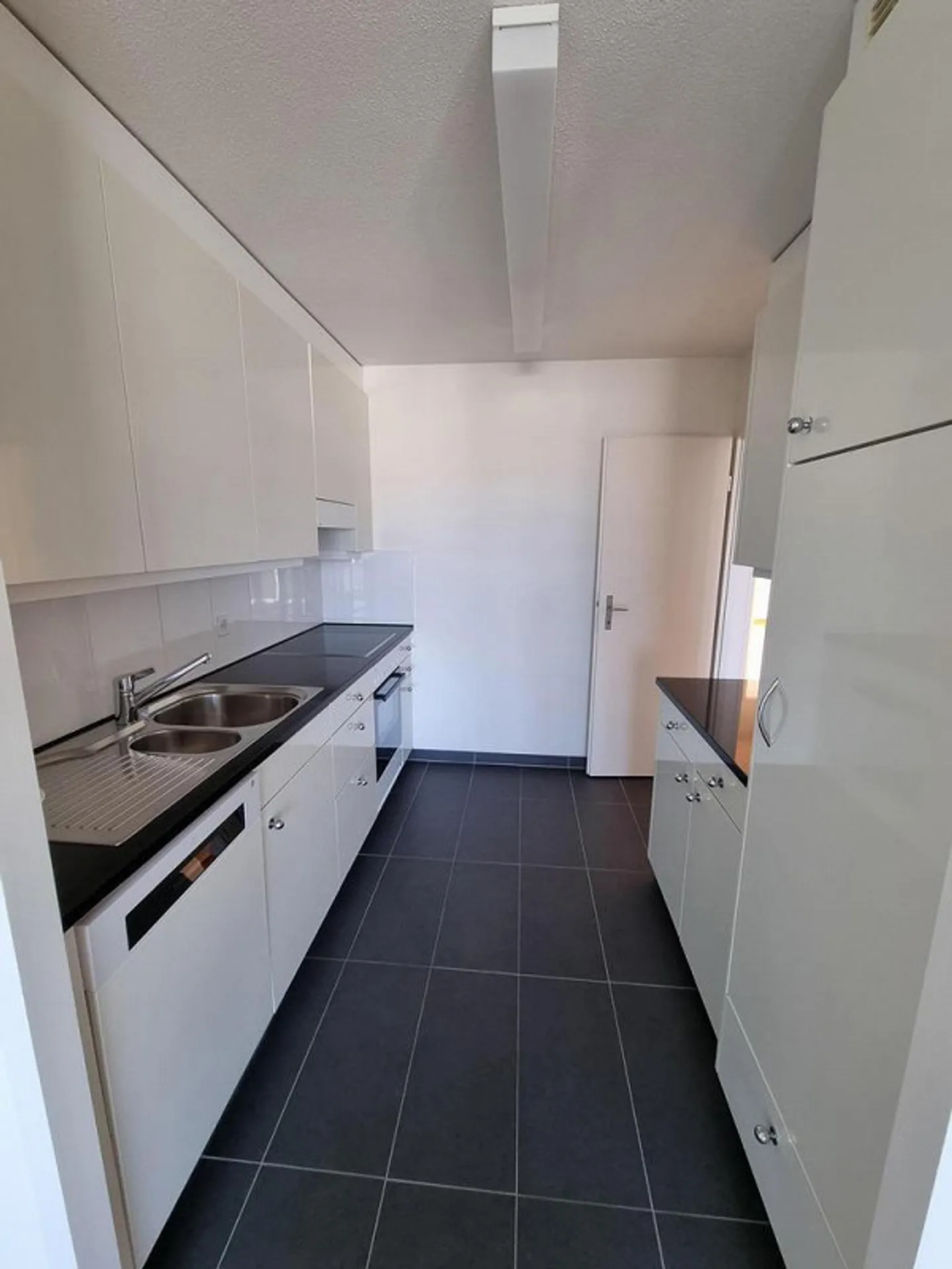 3.5 Room Apartment in Sisseln on the 4th Floor - Photo 4 of 9