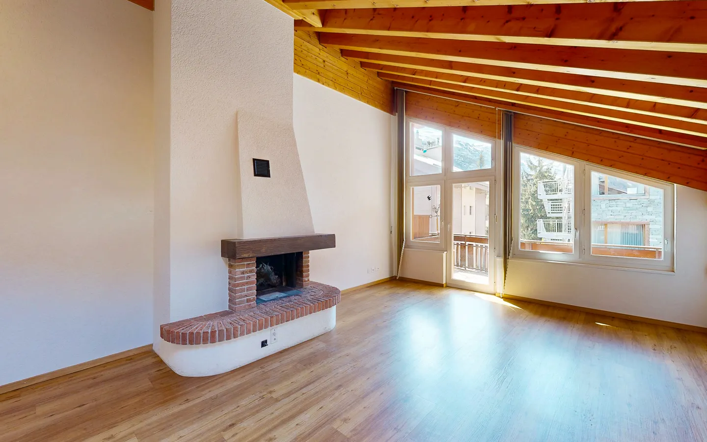 Ampio appartamento mansardato nel centro di Zermatt - Foto 1 di 7